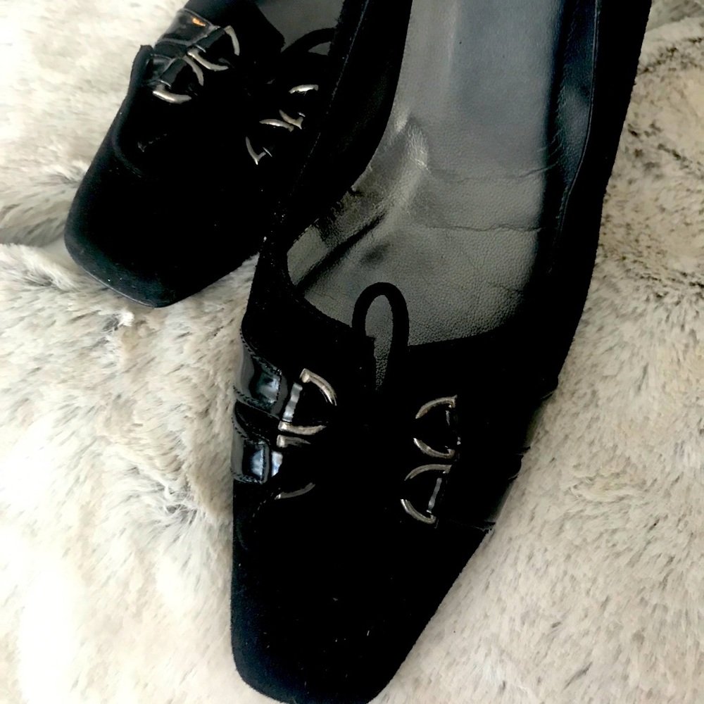 Like new Stuart Weitzman black suede low heels